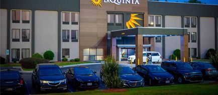 La Quinta Inn & Suites Fayetteville I-95 Exterior