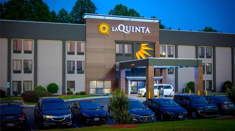 <b>La Quinta Inn & Suites Fayetteville I-95 Exterior</b>. Images powered by <a href="https://iceportal.shijigroup.com/" title="IcePortal" target="_blank">IcePortal</a>.