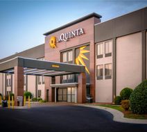 La Quinta Inn & Suites Fayetteville I-95 Exterior