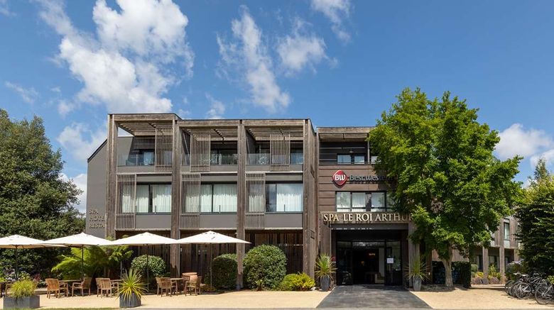 <b>Best Western Plus Le Roi Arthur Hotel Exterior</b>. Images powered by <a href="https://iceportal.shijigroup.com/" title="IcePortal" target="_blank">IcePortal</a>.