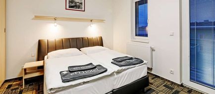 eFi Palace Hotel Room