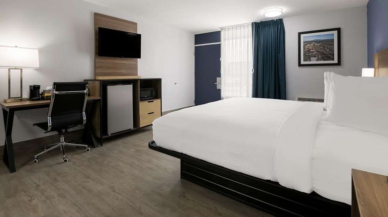 <b>SureStay Plus Best Western Pigeon Forge Room</b>. Images powered by <a href="https://iceportal.shijigroup.com/" title="IcePortal" target="_blank">IcePortal</a>.
