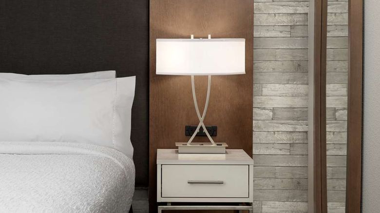 <b>Homewood Stes by Hilton Louisville Airpt Room</b>. Images powered by <a href="https://iceportal.shijigroup.com/" title="IcePortal" target="_blank">IcePortal</a>.