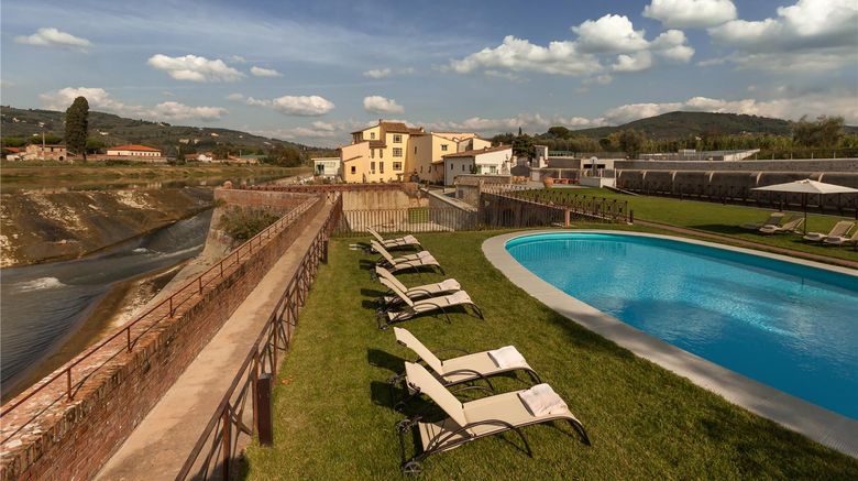 <b>Hotel Mulino di Firenze, WorldHotels Pool</b>. Images powered by <a href="https://iceportal.shijigroup.com/" title="IcePortal" target="_blank">IcePortal</a>.