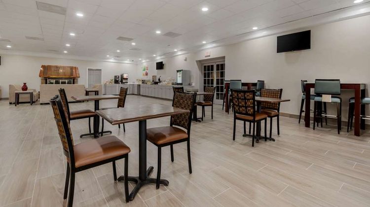 Quality Inn & Suites New Hartford-Utica Restaurant