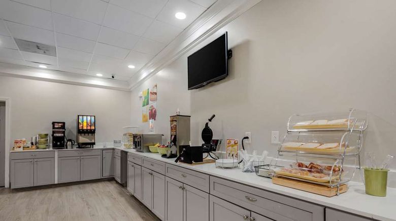 <b>Quality Inn & Suites New Hartford-Utica Restaurant</b>. Images powered by <a href="https://iceportal.shijigroup.com/" title="IcePortal" target="_blank">IcePortal</a>.