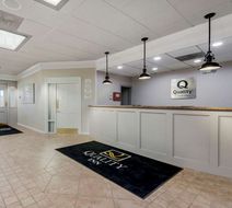 Quality Inn & Suites New Hartford-Utica Lobby
