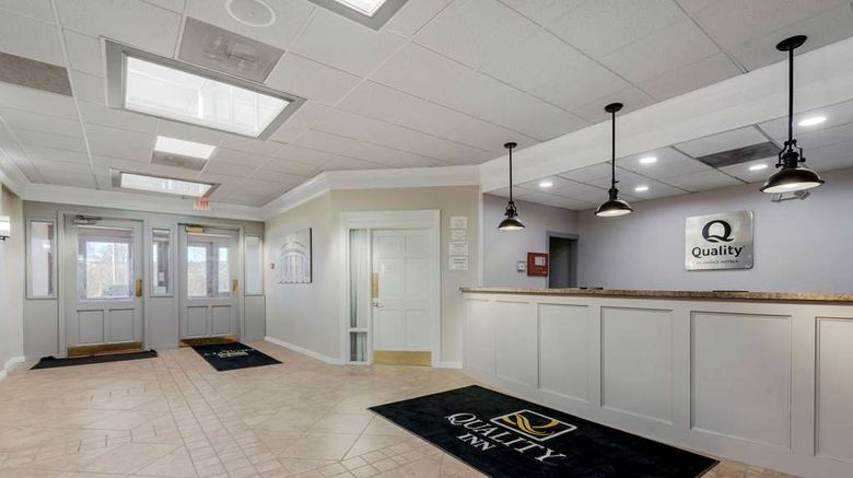 <b>Quality Inn & Suites New Hartford-Utica Lobby</b>. Images powered by <a href="https://iceportal.shijigroup.com/" title="IcePortal" target="_blank">IcePortal</a>.