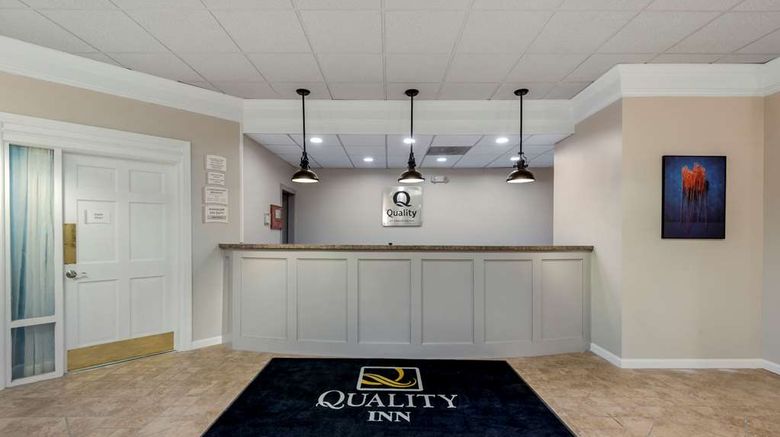 <b>Quality Inn & Suites New Hartford-Utica Lobby</b>. Images powered by <a href="https://iceportal.shijigroup.com/" title="IcePortal" target="_blank">IcePortal</a>.