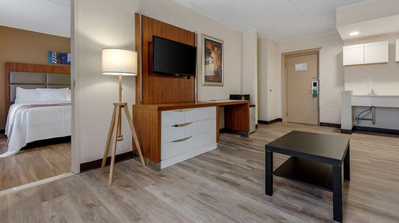 <b>Quality Inn & Suites New Hartford-Utica Suite</b>. Images powered by <a href="https://iceportal.shijigroup.com/" title="IcePortal" target="_blank">IcePortal</a>.
