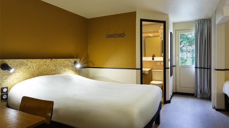 greet Villeneuve La Garenne Room