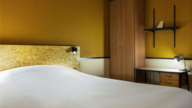 <b>greet Villeneuve La Garenne Room</b>. Images powered by <a href="https://iceportal.shijigroup.com/" title="IcePortal" target="_blank">IcePortal</a>.