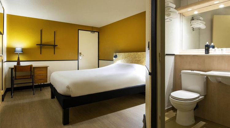 greet Villeneuve La Garenne Room
