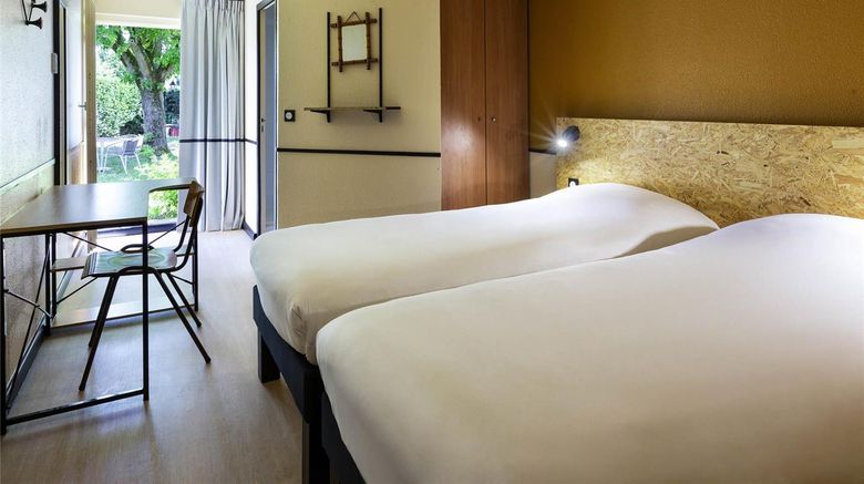 <b>greet Villeneuve La Garenne Room</b>. Images powered by <a href="https://iceportal.shijigroup.com/" title="IcePortal" target="_blank">IcePortal</a>.
