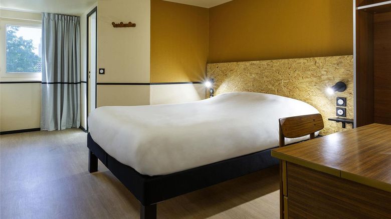 <b>greet Villeneuve La Garenne Room</b>. Images powered by <a href="https://iceportal.shijigroup.com/" title="IcePortal" target="_blank">IcePortal</a>.