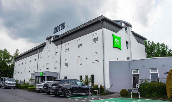 Ibis Styles Charleroi Airport Exterior