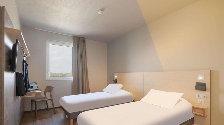 <b>Ibis Budget Mont-De-Marsan Room</b>. Images powered by <a href="https://iceportal.shijigroup.com/" title="IcePortal" target="_blank">IcePortal</a>.