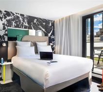 Tribe Paris La Defense Esplanade Room