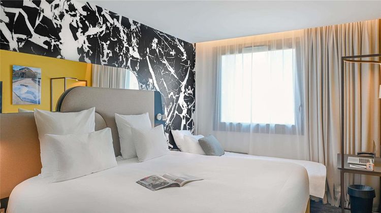 Tribe Paris La Defense Esplanade Room