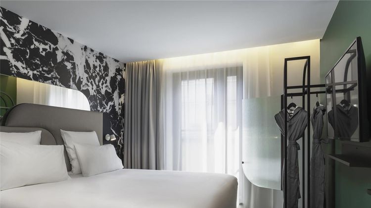 Tribe Paris La Defense Esplanade Room