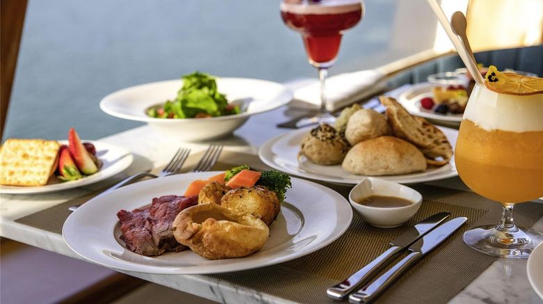 <b>Queen Elizabeth 2 Floating Hotel Restaurant</b>. Images powered by <a href="https://iceportal.shijigroup.com/" title="IcePortal" target="_blank">IcePortal</a>.
