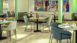 <b>Queen Elizabeth 2 Floating Hotel Restaurant</b>. Images powered by <a href="https://iceportal.shijigroup.com/" title="IcePortal" target="_blank">IcePortal</a>.