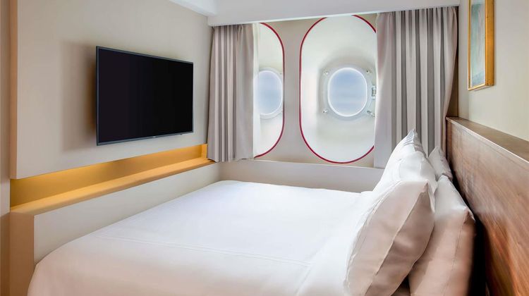 Queen Elizabeth 2 Floating Hotel Exterior