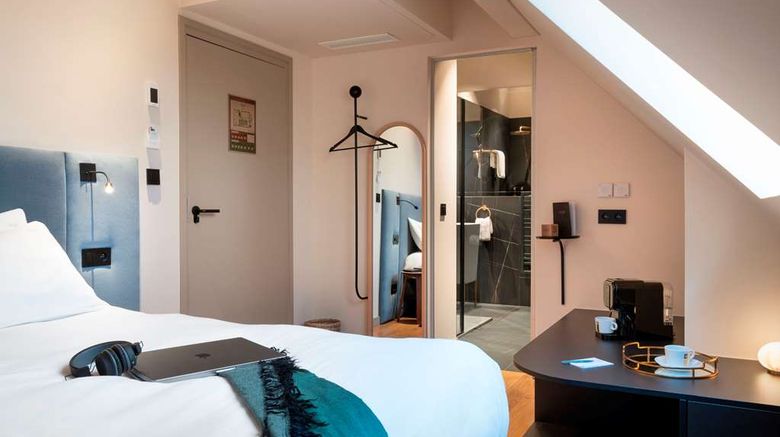 <b>Hebe Hotel Room</b>. Images powered by <a href="https://iceportal.shijigroup.com/" title="IcePortal" target="_blank">IcePortal</a>.
