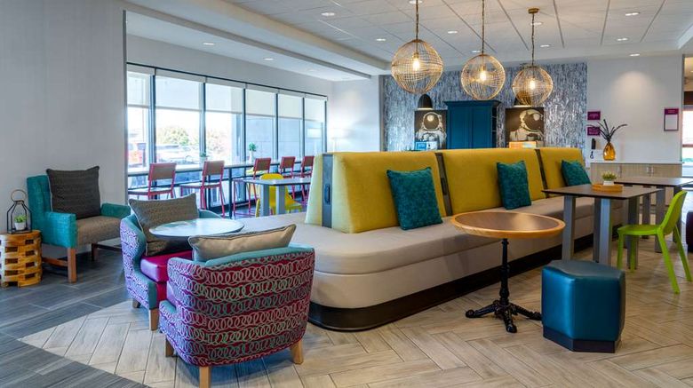 <b>Home2 Suites by Hilton South Lobby</b>. Images powered by <a href="https://iceportal.shijigroup.com/" title="IcePortal" target="_blank">IcePortal</a>.