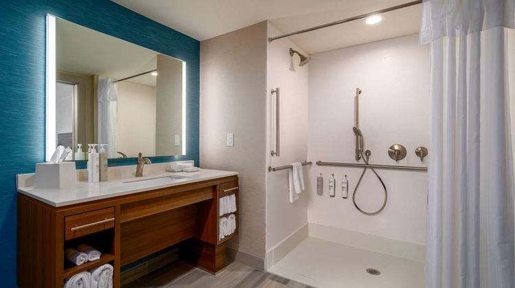 Home2 Suites by Hilton South Room