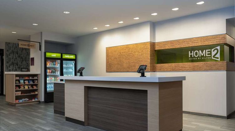 Home2 Suites by Hilton South Lobby