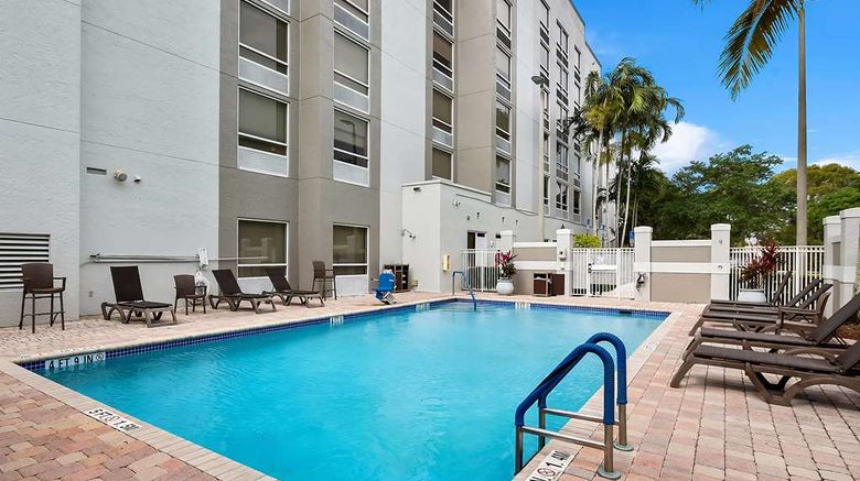 <b>Hampton Inn Weston Ft. Lauderdale Pool</b>. Images powered by <a href="https://iceportal.shijigroup.com/" title="IcePortal" target="_blank">IcePortal</a>.