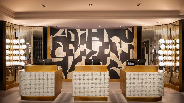 <b>Hilton Heidelberg Lobby</b>. Images powered by <a href="https://iceportal.shijigroup.com/" title="IcePortal" target="_blank">IcePortal</a>.