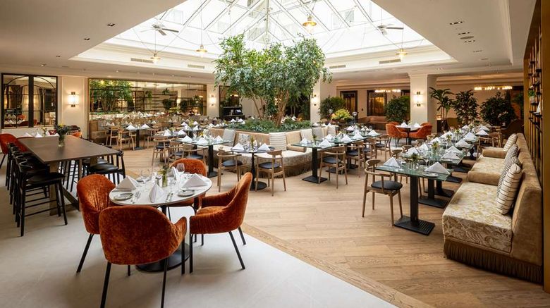 <b>Hilton Heidelberg Restaurant</b>. Images powered by <a href="https://iceportal.shijigroup.com/" title="IcePortal" target="_blank">IcePortal</a>.