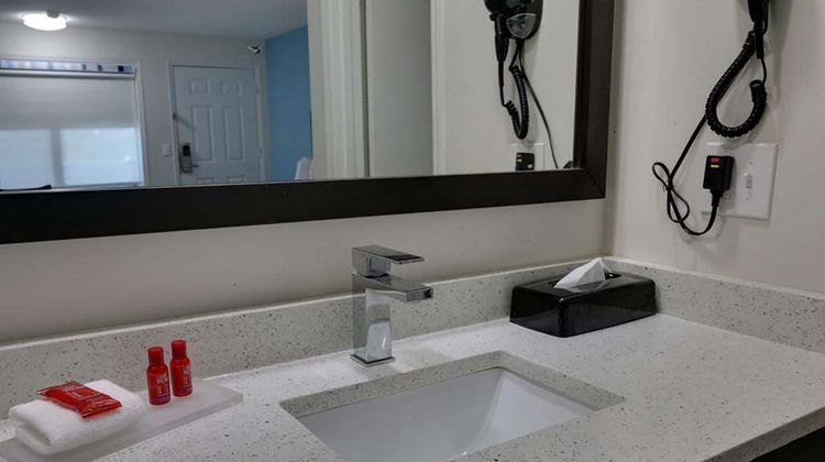 Travelodge by Wyndham Calhoun South I-75 Room