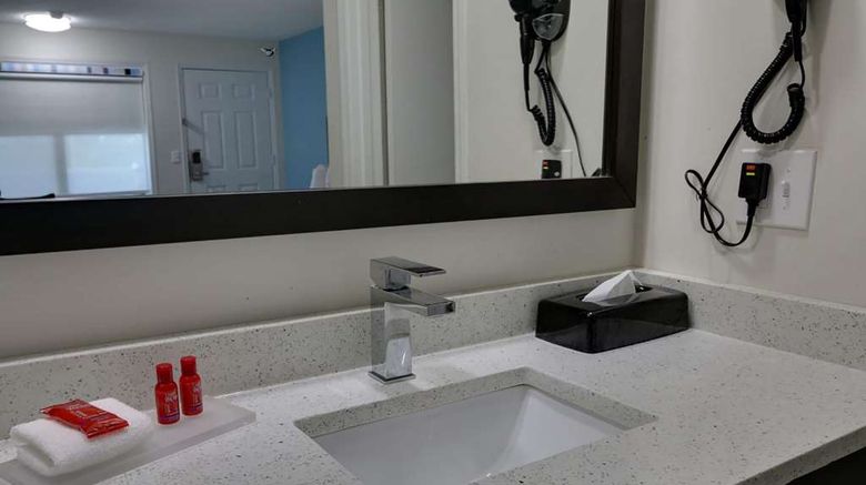 <b>Travelodge by Wyndham Calhoun South I-75 Room</b>. Images powered by <a href="https://iceportal.shijigroup.com/" title="IcePortal" target="_blank">IcePortal</a>.