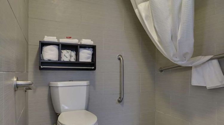 Travelodge by Wyndham Calhoun South I-75 Room