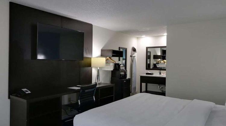 Travelodge by Wyndham Calhoun South I-75 Room