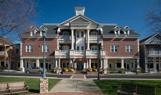 Gateway Hotel & Golf Bungalows-Trademark Exterior