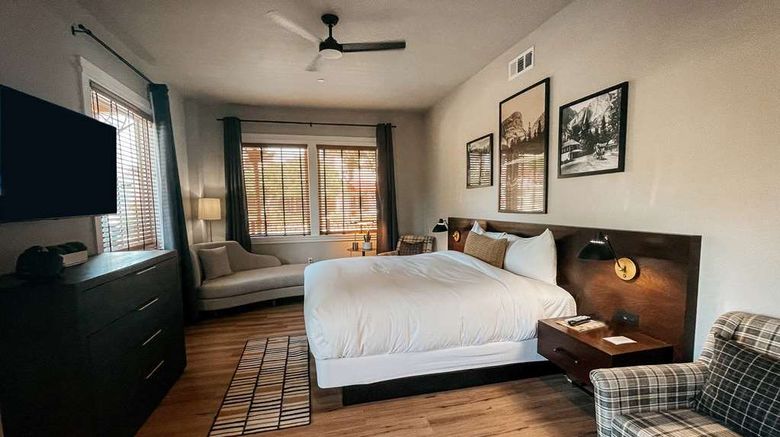 <b>Gateway Hotel & Golf Bungalows-Trademark Room</b>. Images powered by <a href="https://iceportal.shijigroup.com/" title="IcePortal" target="_blank">IcePortal</a>.