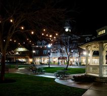 Gateway Hotel & Golf Bungalows-Trademark Exterior