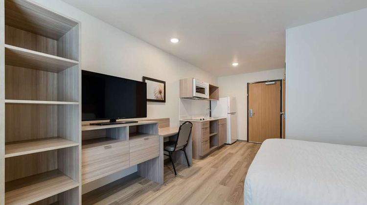WoodSpring Suites Meridian Room