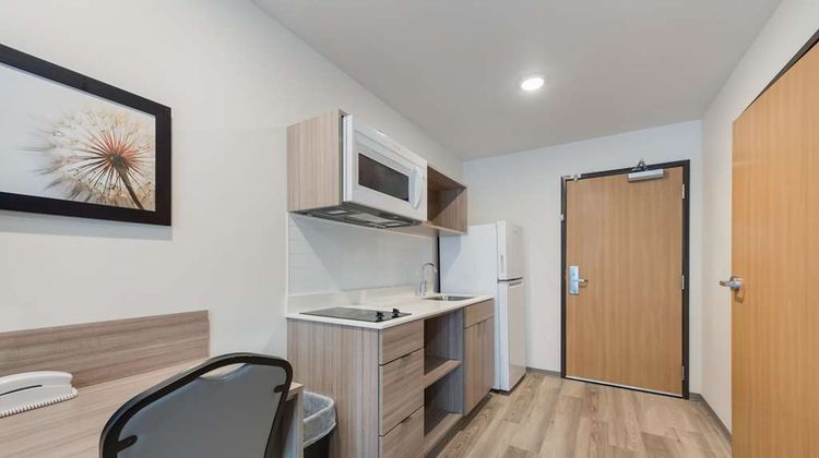 WoodSpring Suites Meridian Room
