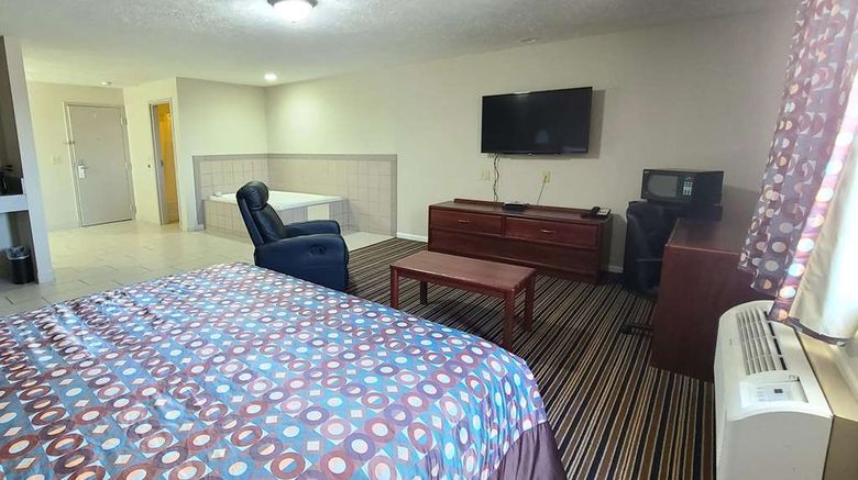 <b>Super 8 by Wyndham Missouri Valley Room</b>. Images powered by <a href="https://iceportal.shijigroup.com/" title="IcePortal" target="_blank">IcePortal</a>.