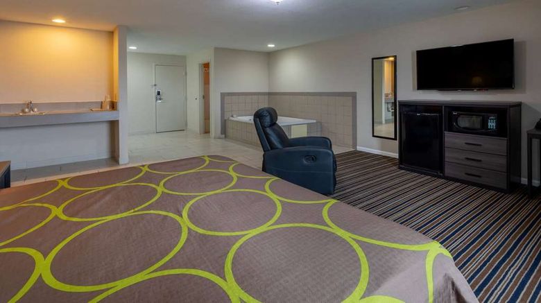 <b>Super 8 by Wyndham Missouri Valley Suite</b>. Images powered by <a href="https://iceportal.shijigroup.com/" title="IcePortal" target="_blank">IcePortal</a>.
