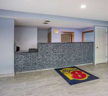Super 8 by Wyndham Missouri Valley Lobby