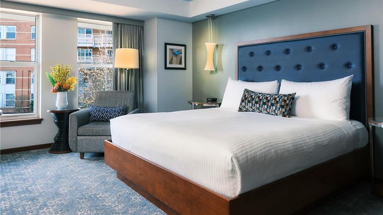 <b>Battery Wharf Hotel, Boston Waterfront Room</b>. Images powered by <a href="https://iceportal.shijigroup.com/" title="IcePortal" target="_blank">IcePortal</a>.