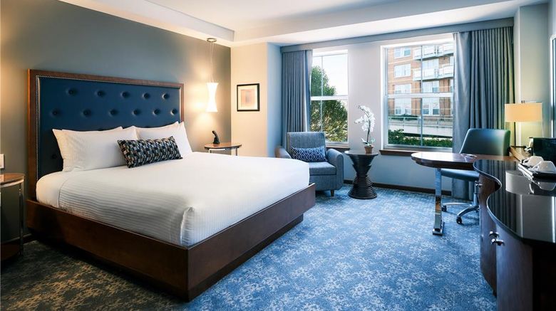 <b>Battery Wharf Hotel, Boston Waterfront Room</b>. Images powered by <a href="https://iceportal.shijigroup.com/" title="IcePortal" target="_blank">IcePortal</a>.