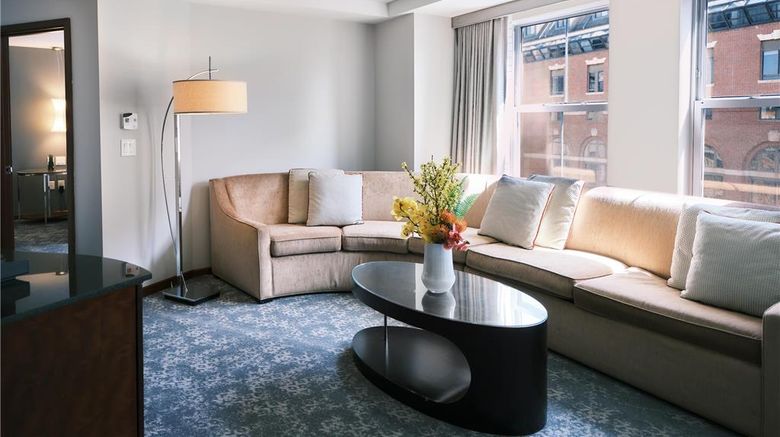 <b>Battery Wharf Hotel, Boston Waterfront Room</b>. Images powered by <a href="https://iceportal.shijigroup.com/" title="IcePortal" target="_blank">IcePortal</a>.