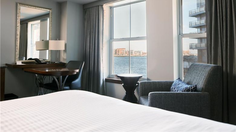 <b>Battery Wharf Hotel, Boston Waterfront Room</b>. Images powered by <a href="https://iceportal.shijigroup.com/" title="IcePortal" target="_blank">IcePortal</a>.